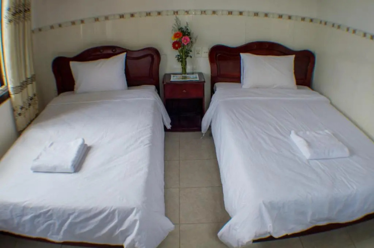DK's Backpacker Hotel