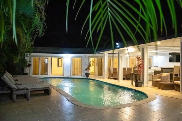 6 Bedrooms Deluxe Villa