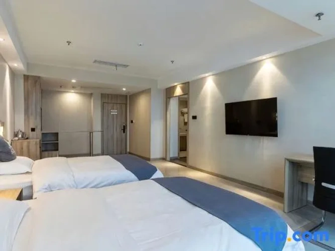 Deluxe Triple Suite