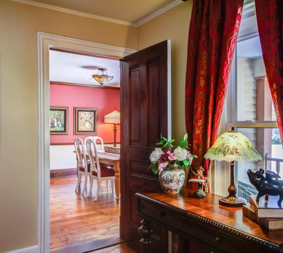 Twin Oaks Inn - Saugatuck, MI