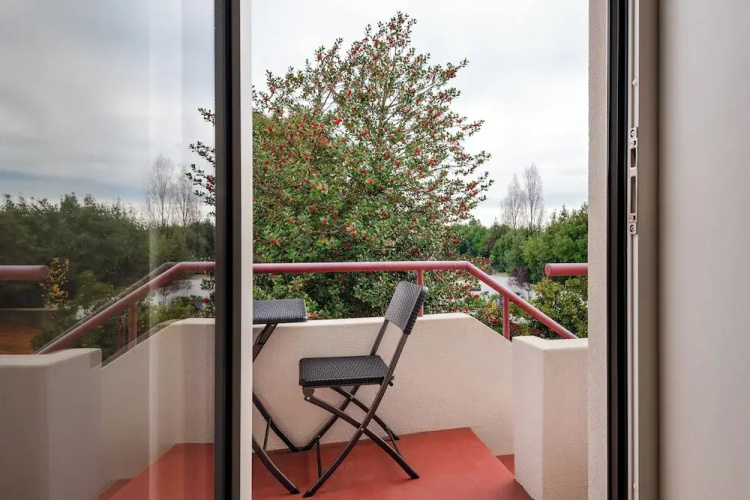 Acm032 Spacious 1BD +balcony