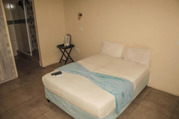 Ingwenya Guesthouse