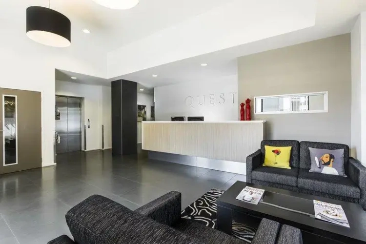 2 Bedrooms Sextuple Apartment