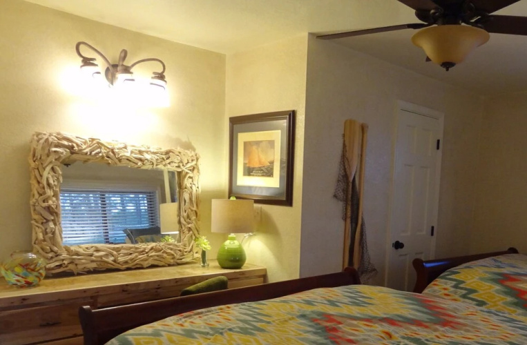 Poolside King Cabana with full kitchen, king bed, sleeper sofa and pool access. by RedAwning
