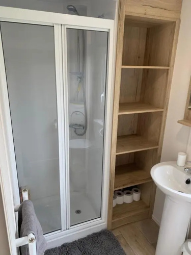 Alberta holiday park, Whitstable, 2 Bed park home DP42