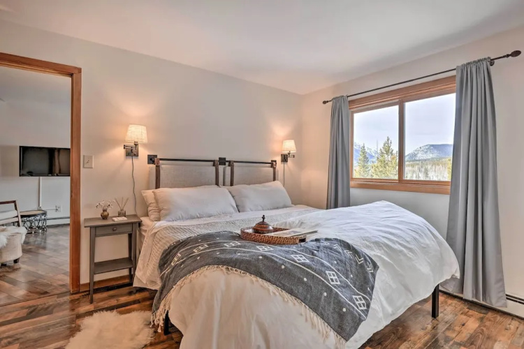 Private Balcony & Resort Perks: Silverthorne Condo
