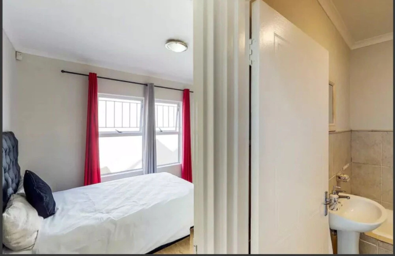 Knowles Big Bay Condo
