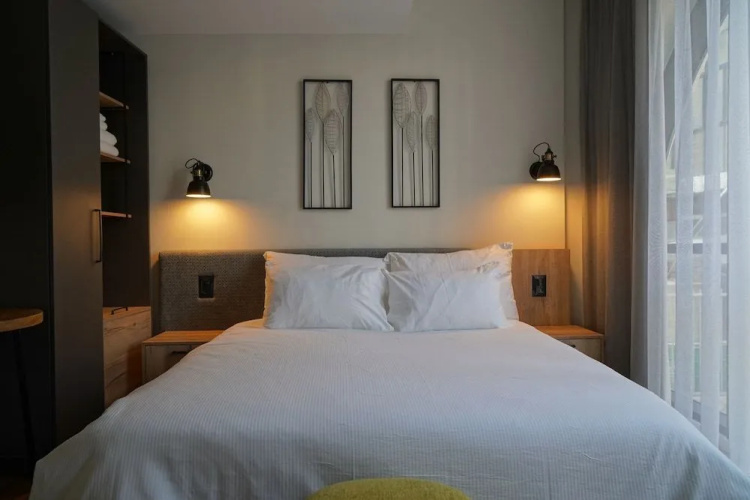 Apartique Hotel