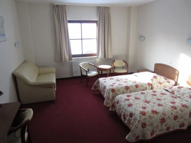 2 Bedrooms Suite with mountain view