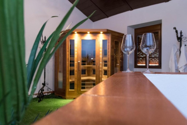 2 Bedrooms Cottage