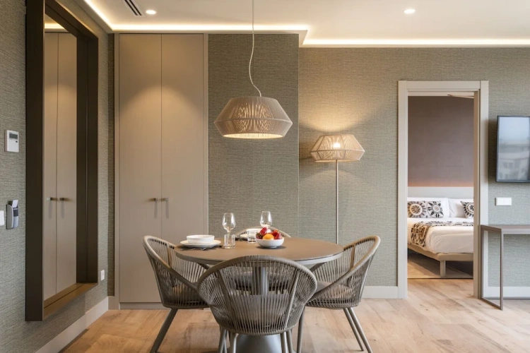 2 Bedrooms Luxury Apartment