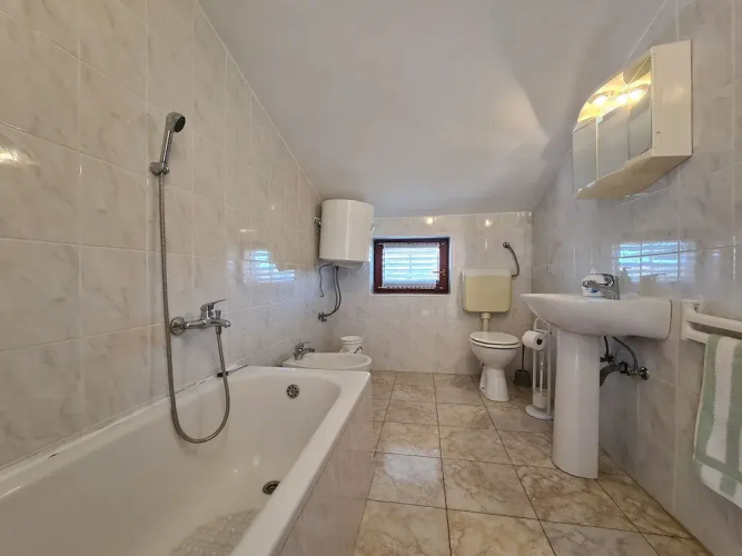 Apartment 250