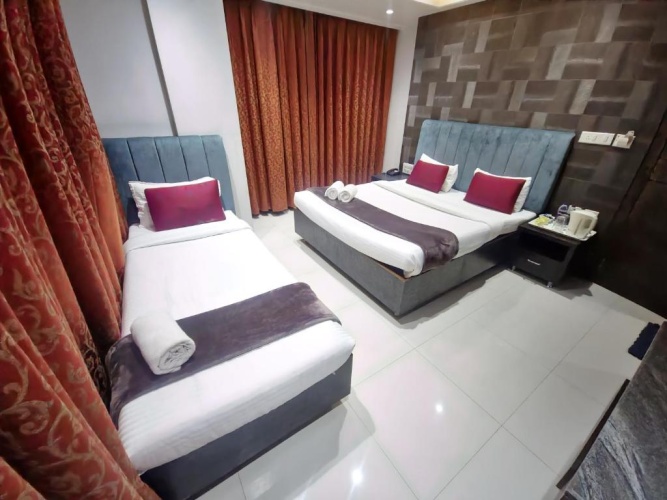 Standard Triple room