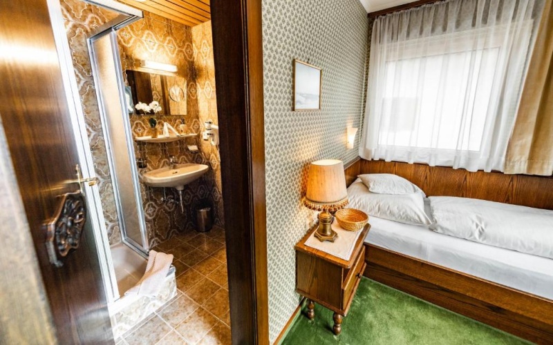 Standard Single room