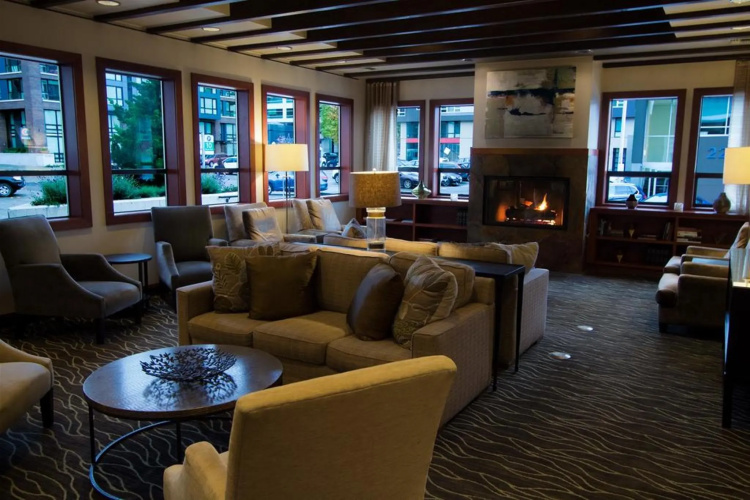 Executive Inn by the Space Needle