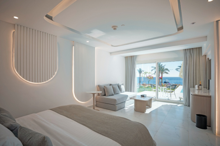 Royal Posh Club Suite
