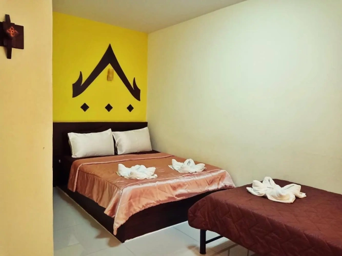 Standard Triple room