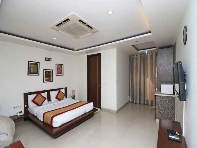 OYO 15503 Corporate House