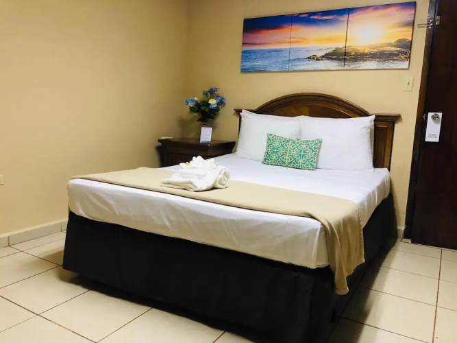 Arecibo Inn