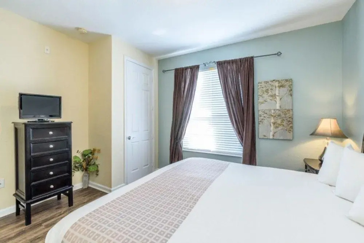 5012 Shoreway Loop #108 - 4 Br condo by RedAwning