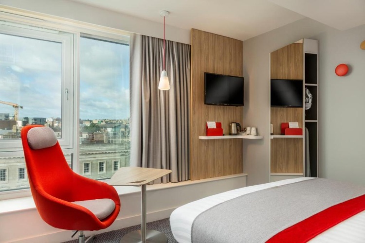 Standard Double room with city view