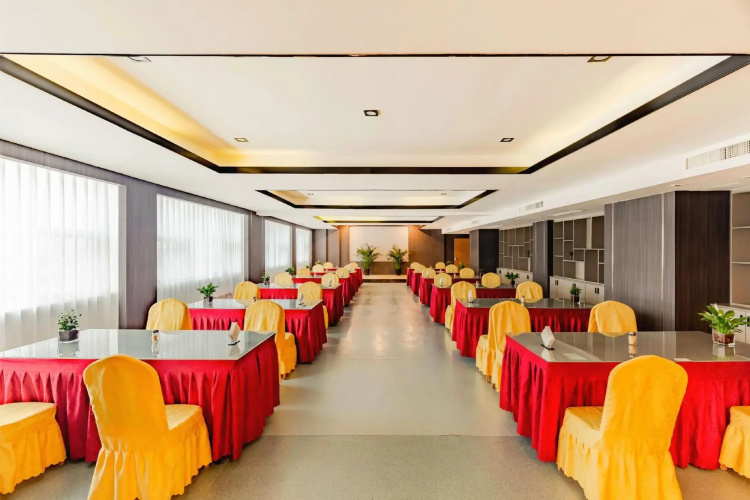 Zhongzhou Hotel