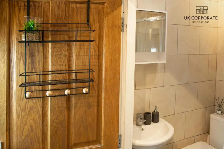 2 bed Apartment by UK Corporate Relocations Ltd