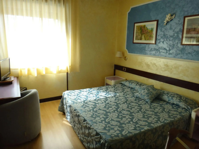 Benny Hotel