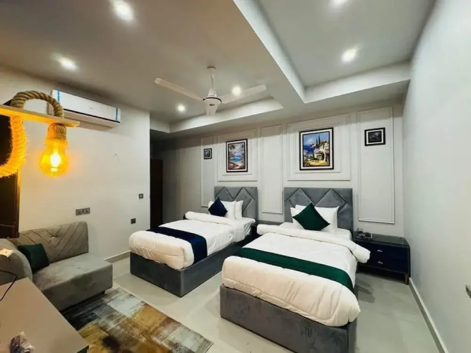 Hotel Four Square