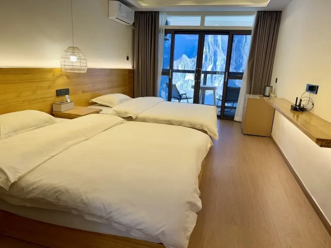 Classic Twin room with land view