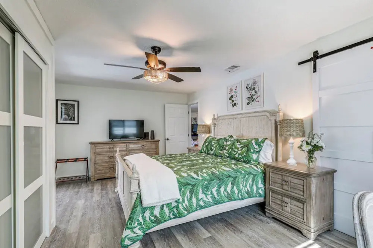 Apollo Beach Oasis: Lanai + Heated Pool!