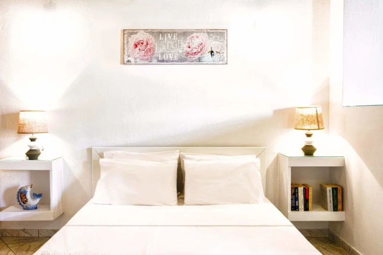 Del Sol Suites