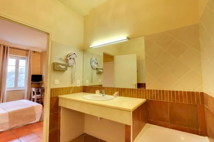 Comfort Quadruple room with sea view