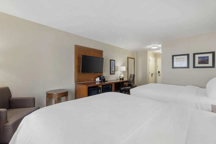 Comfort Inn & Suites Brunswick I-95