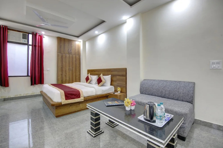 Hotel Premier Noida 135