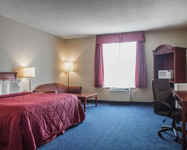 Quality Hotel & Suites