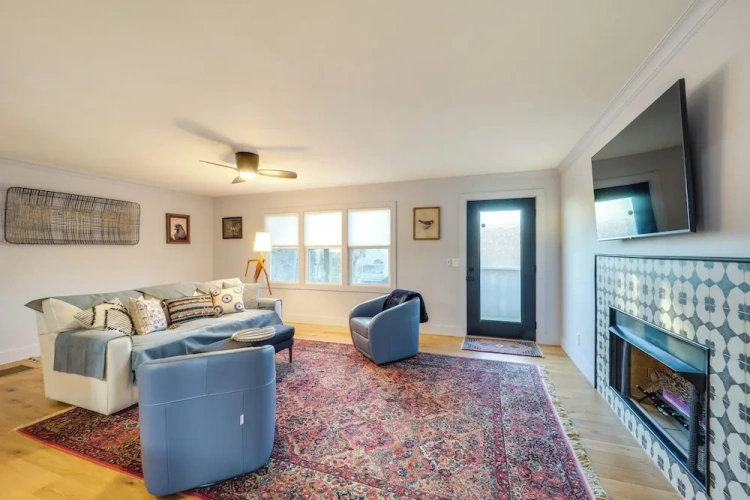 2 Bedrooms Apartment