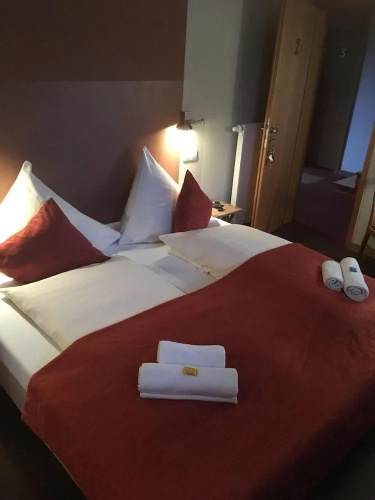 Maxis Hotel