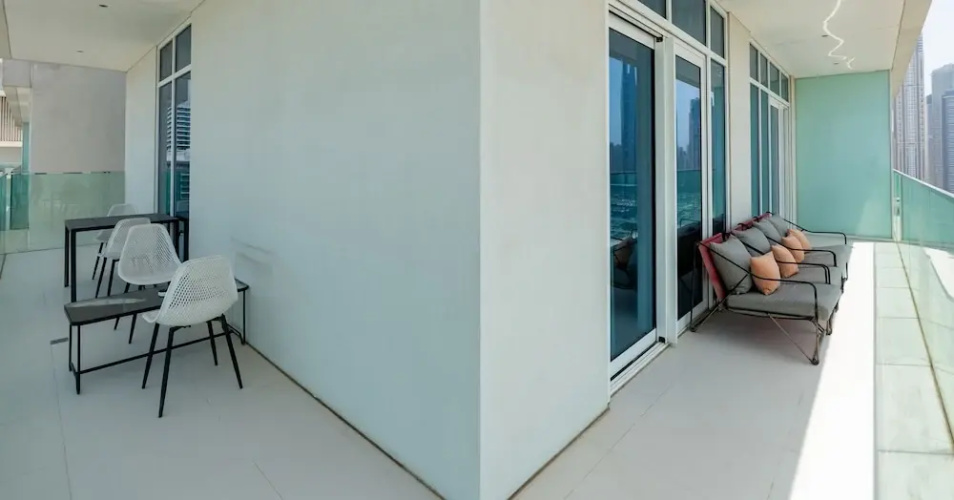 Elegant 2BR Emaar Beachfront Retreat