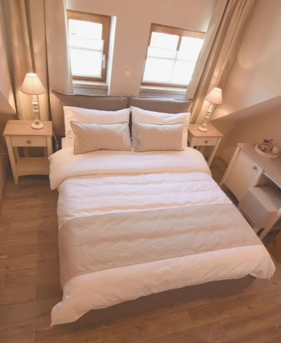 Janez Rooms