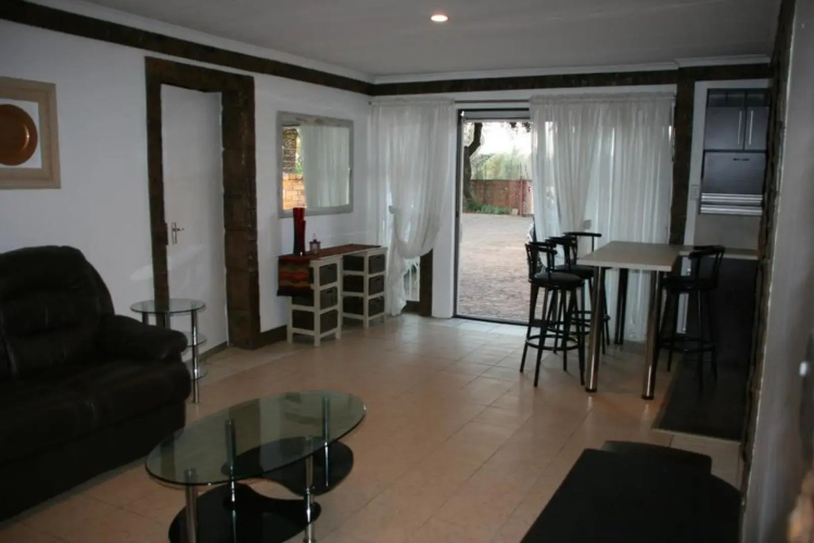 Oppiplot Guest House