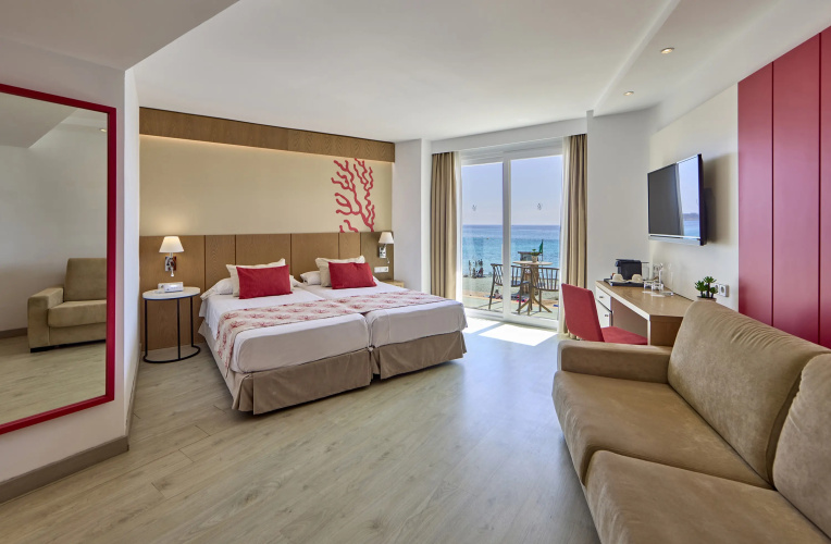 Universal Hotel Perla