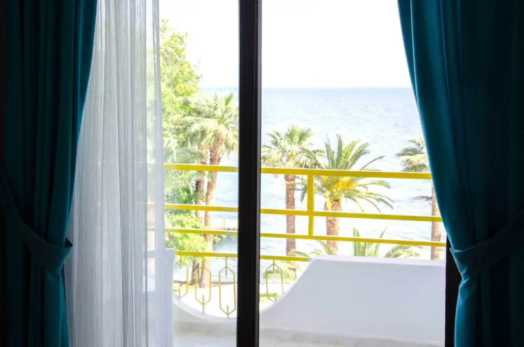 Serenita Beach Hotel