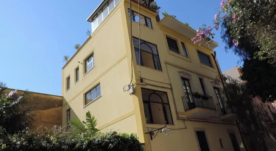 Taormina Holiday Home
