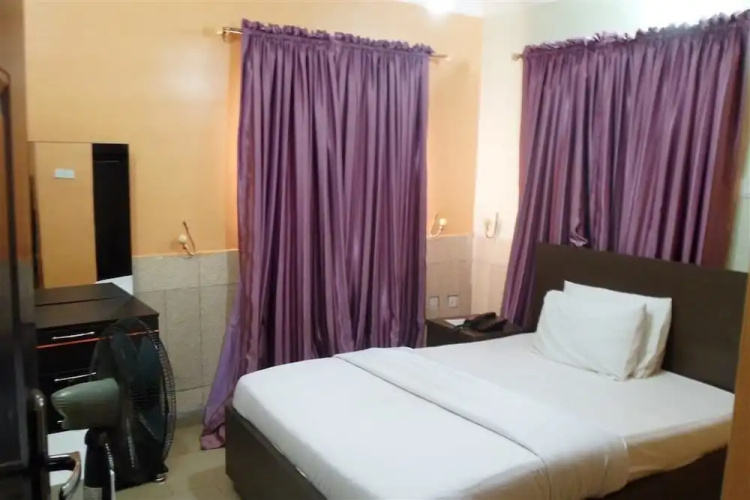 Orange Groove Hotel