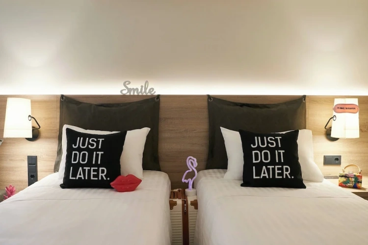 Standard Twin room with balcony