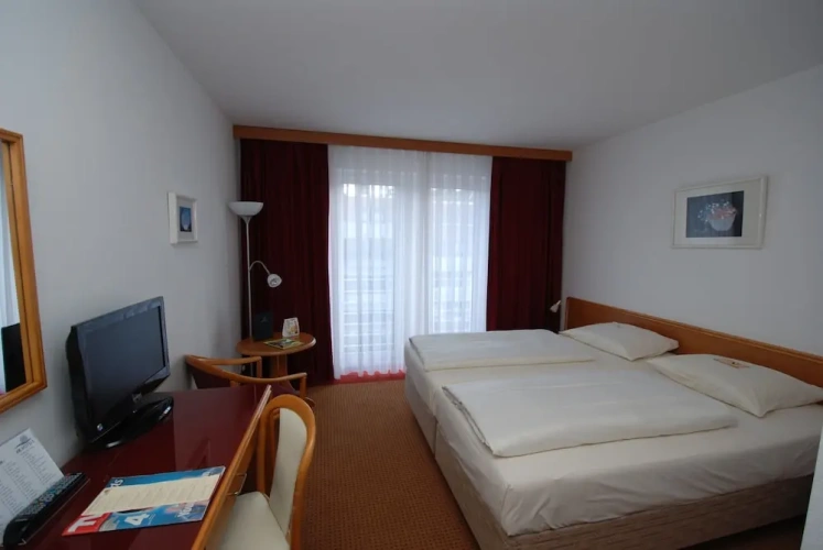 Standard Double room with view