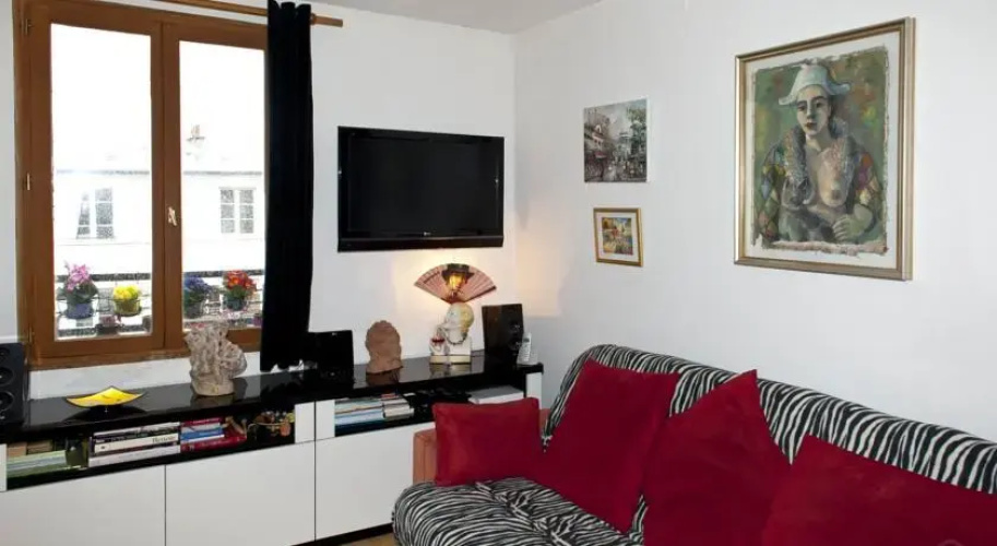 Cozy Montmartre Studio