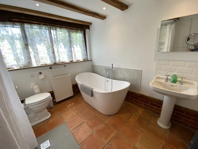 Brundish, Suffolk Barn, 2 Bed Idyllic 6 Acres