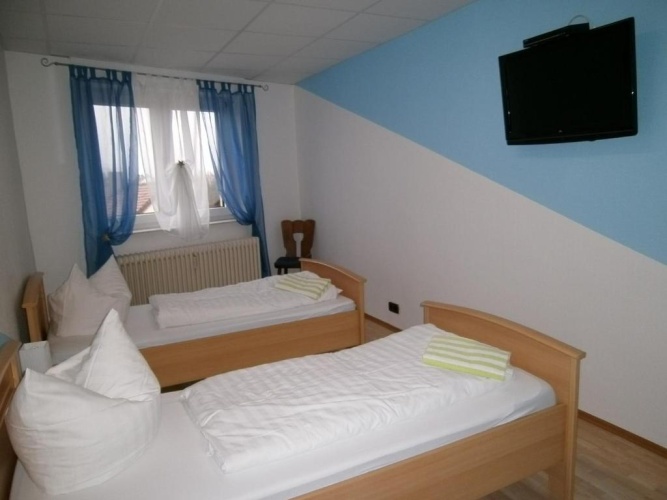 Standard Triple room